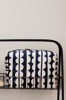 Большая косметичка Jumbo Scallop Brownstone London, черный