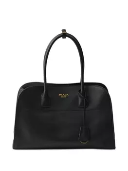 Большая кожаная сумка-тоут Prada, черный