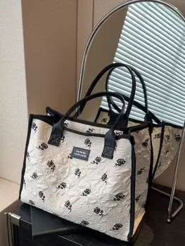 Большая сумка, цветочный узор, нашивка, буквы, черный/белый