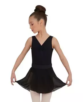 Большие девушки натягивают юбку Capezio