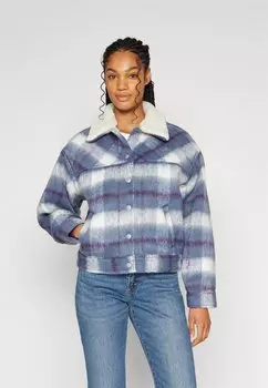Бомбер Chaquetas Levi's 90S COSY SHERPA TRUCKER, цвет selma plaid vintage indigo x