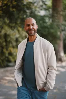 Бомбер из искусственной замши Next