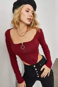 Бордово-красная блузка на бретельках с декольте и дермуаром 2KXK2-45737-05 XHAN