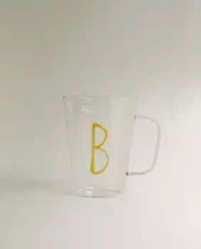 Боросиликатная кружка с буквой b Zara Home, желтый