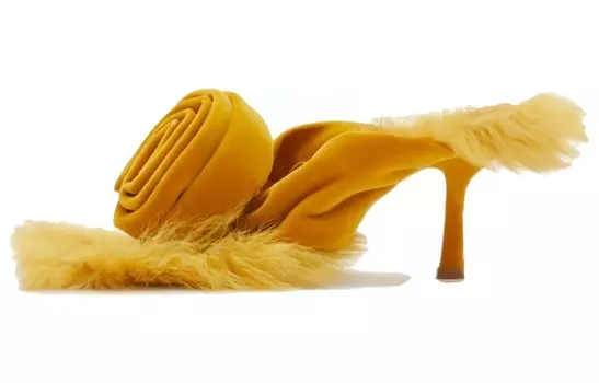 Босоножки бархатные Burberry с аппликацией, желто-коричневый