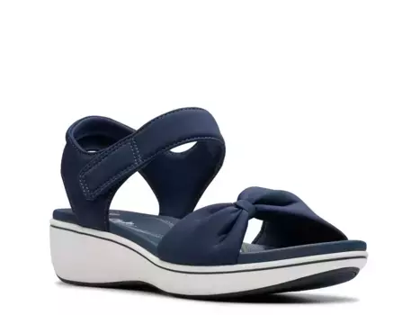 Босоножки BreezeRae Sara на платформе Clarks, Navy