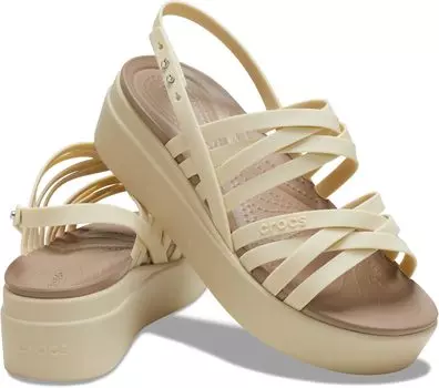 Босоножки Brooklyn Strappy Low Wedge Crocs, цвет Bone