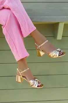 Босоножки Charlotte на блочном каблуке с бантом спереди Linzi, желтый