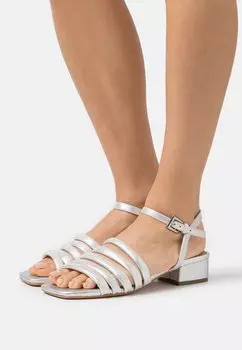 Босоножки Clarks