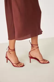 Босоножки Forever Comfort на каблуке Next, красный
