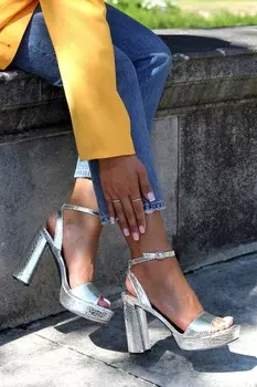 Босоножки Gloria на высоком каблуке и платформе с ремешком на щиколотке Linzi, серебряный