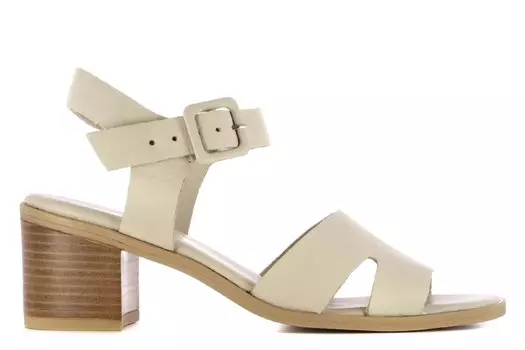 Босоножки Merve на каблуке Camila'S, белый