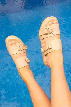 Босоножки-Мюли Sandy с массивными пряжками Novo, белый