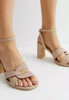 Босоножки на каблуке New Look