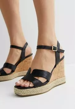 Босоножки на каблуке New Look