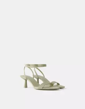 Босоножки на каблуке-рюмочке с острым носком Bershka, хаки