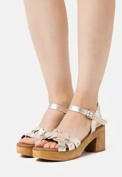 Босоножки на каблуке Tamaris