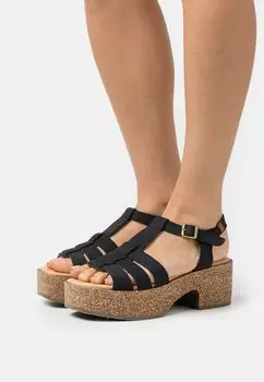 Босоножки на платформе El Naturalista, черный