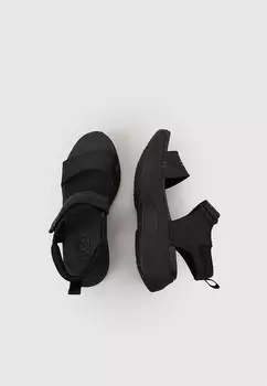 Босоножки на платформе Fluchos, черный