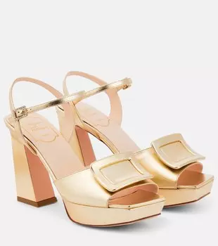 Босоножки на платформе из металлизированной кожи с украшением Roger Vivier, металлик