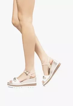 Босоножки на платформе NeroGiardini, цвет bianco