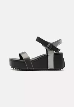 Босоножки на платформе WEDGE BLOCK METALLIC Calvin Klein Jeans, цвет black/silver