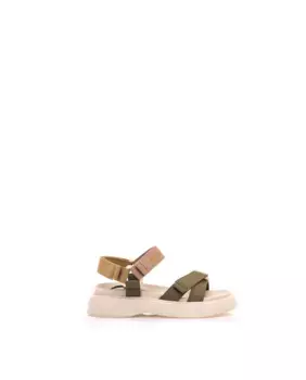 Босоножки на плоской подошве с перекрещенным верхом Mustang, зеленый