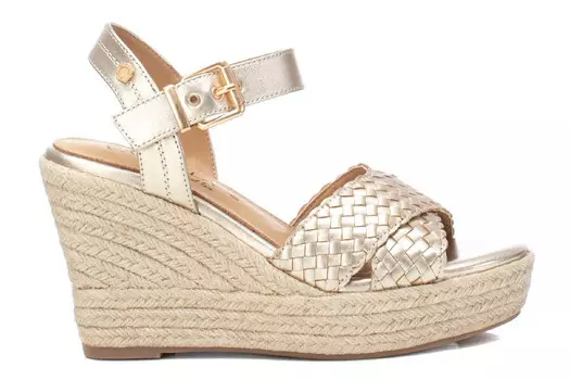 Босоножки на танкетке 161623 Carmela, золотой