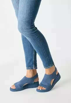 Босоножки на танкетке COMFORT Tamaris, синий