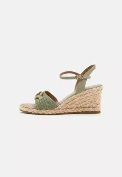 Босоножки на танкетке Espadrilles Tamaris, зеленый