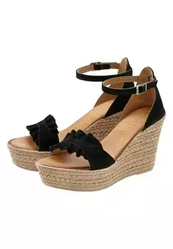 Босоножки на танкетке LASCANA