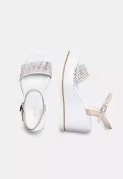 Босоножки на танкетке NeroGiardini, бежевый