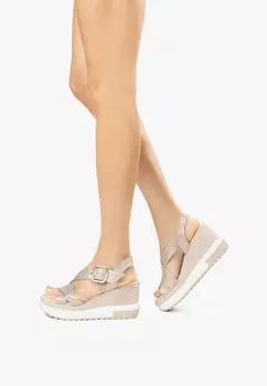 Босоножки на танкетке NeroGiardini, золотистый