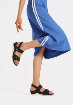 Босоножки на танкетке ORTHOLITE Queen Helena, черный