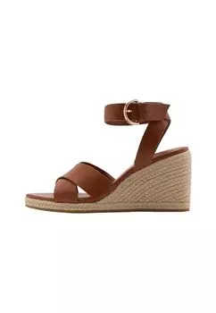 Босоножки на танкетке PATI - Espadrilles Mango, коричневый