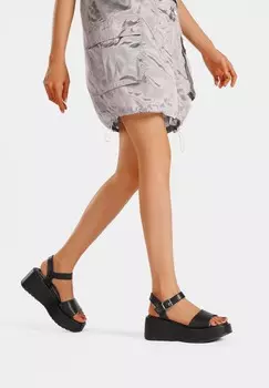 Босоножки на танкетке Queen Helena, черный