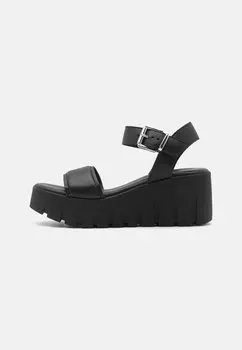 Босоножки на танкетке Tamaris, цвет black