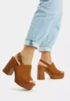 Босоножки на высоком каблуке Bershka, песочный