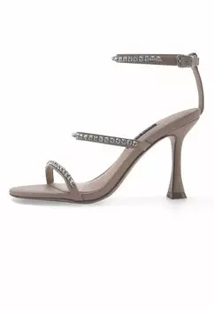 Босоножки Nine West