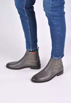 Ботильоны CHELSEA BOOT SUVI MIT STREIFEN UND HERZCHEN Crickit, цвет grau