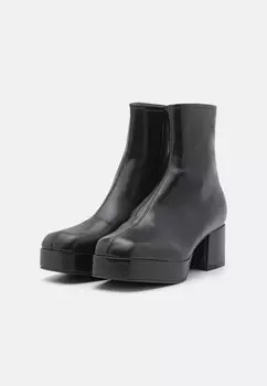 Ботильоны на платформе CAPACITY Jeffrey Campbell, черный