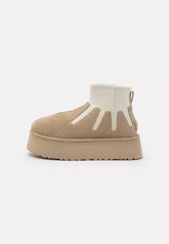 Ботильоны на платформе CLASSIC MINI DIPPER SUNWAVE UGG, песочный