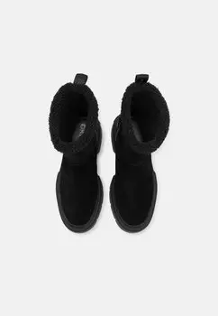 Ботильоны на платформе REMEDY SLIP ON DKNY, черный