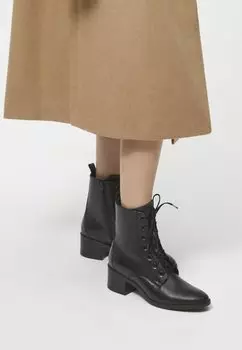 Ботильоны на шнуровке RYKO