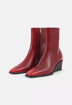 Ботильоны на танкетке AINO Vagabond, красный