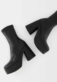 Ботильоны на высоком каблуке Bershka, черный
