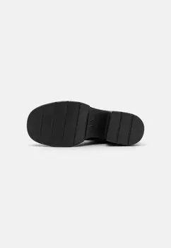 Ботильоны на высоком каблуке HALF BOOT Armani Exchange, черный