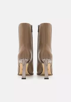 Ботильоны на высоком каблуке KELSEA BOOTIE MICHAEL Michael Kors, коричневый