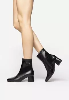 Ботильоны NeroGiardini на каблуке, черный