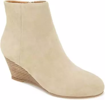 Ботинки Andre Assous Kora Featherweight Bootie, цвет Sesame